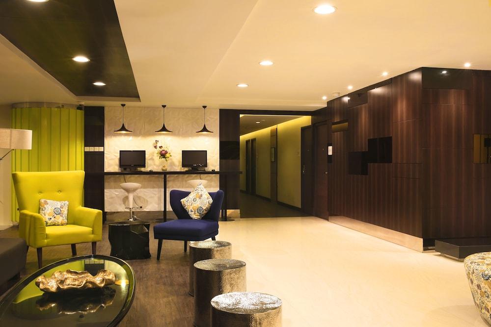 Bonnet Hotel Surabaya Exterior photo
