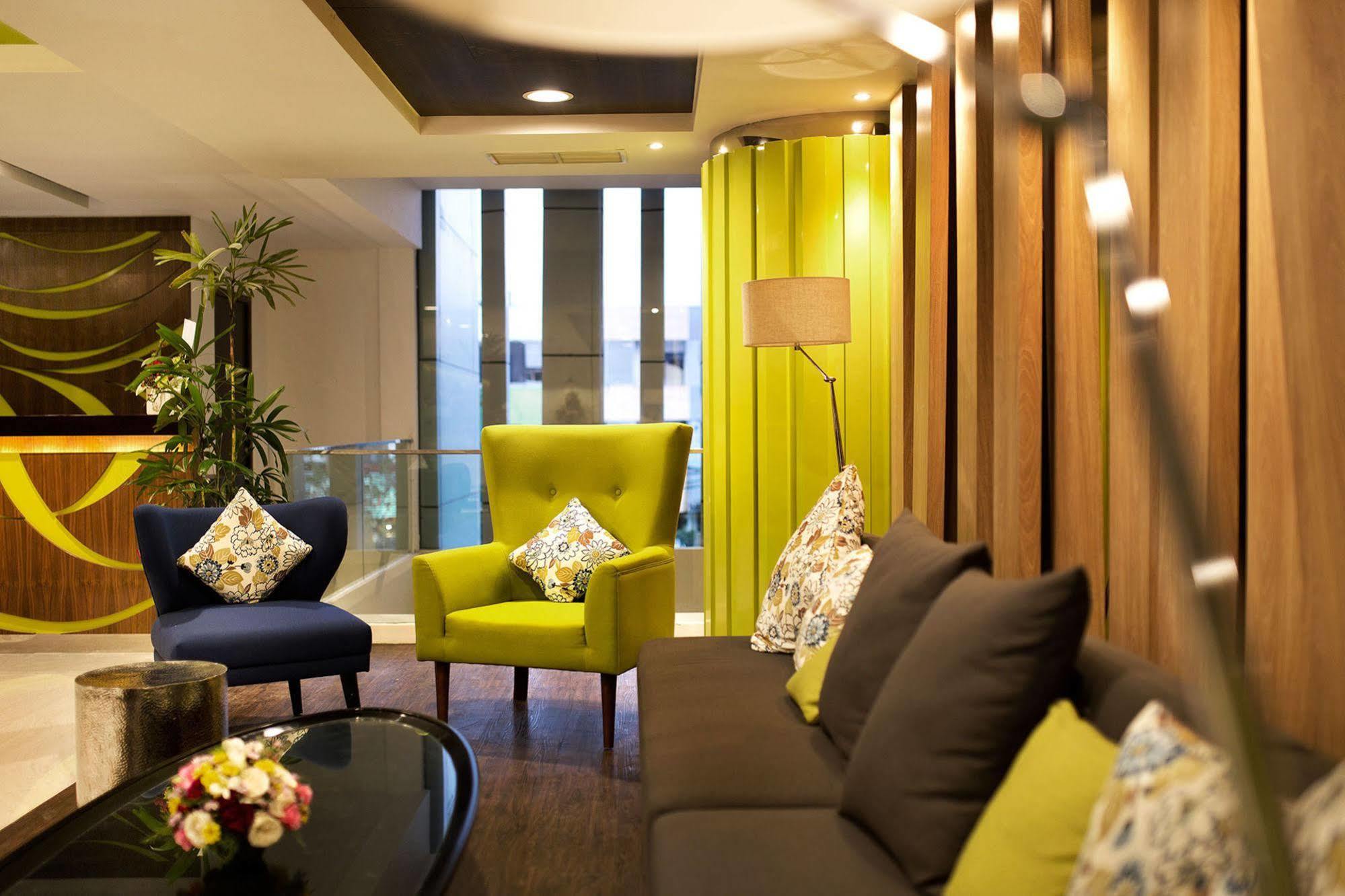 Bonnet Hotel Surabaya Exterior photo