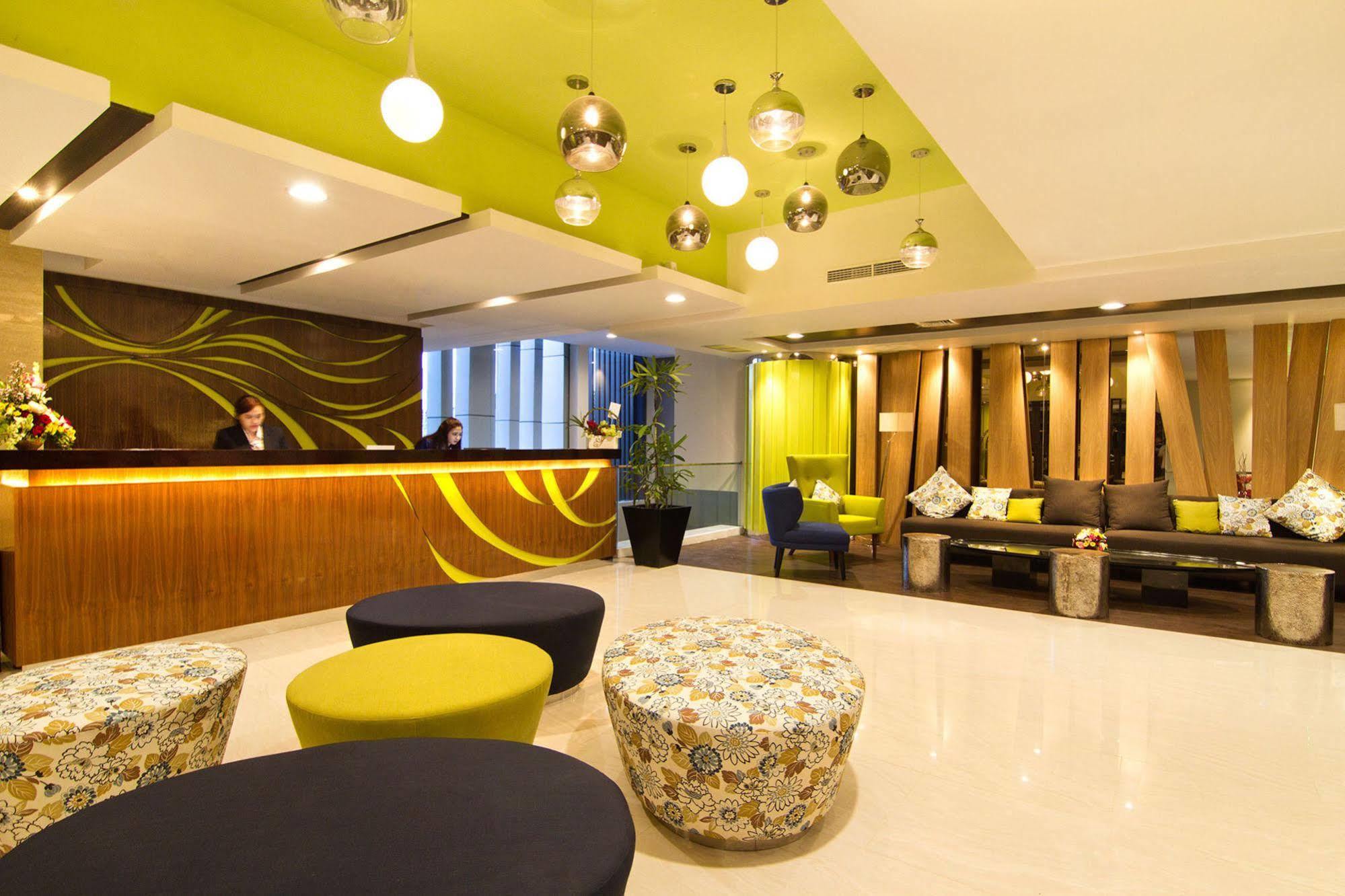 Bonnet Hotel Surabaya Exterior photo
