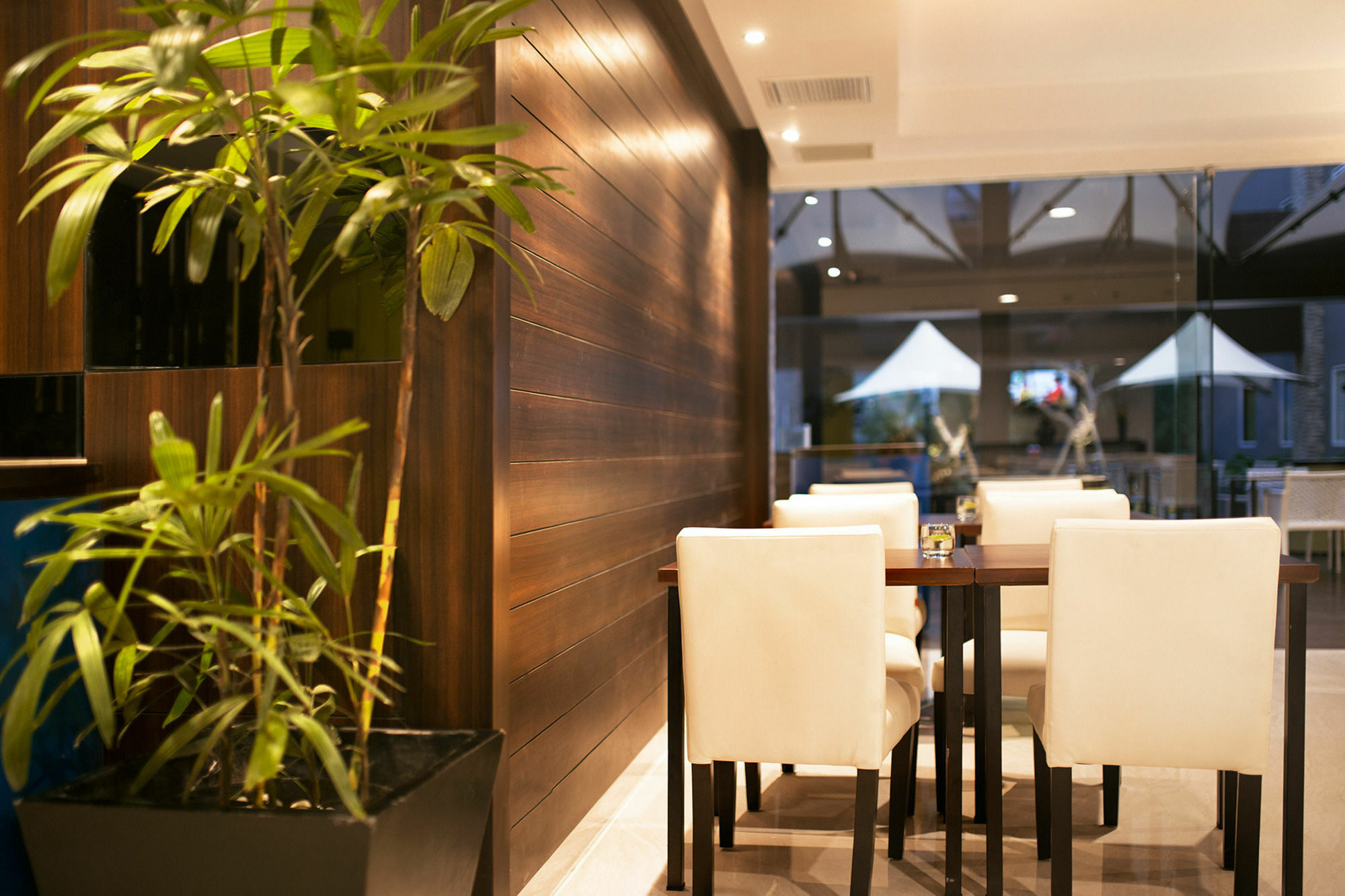Bonnet Hotel Surabaya Exterior photo